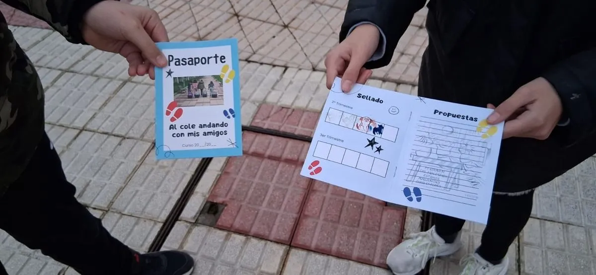 Foto 4 - M&aacute;s de medio millar de escolares de Carbajosa participan en el sellado del pasaporte &lsquo;Al cole vamos andando&rsquo;