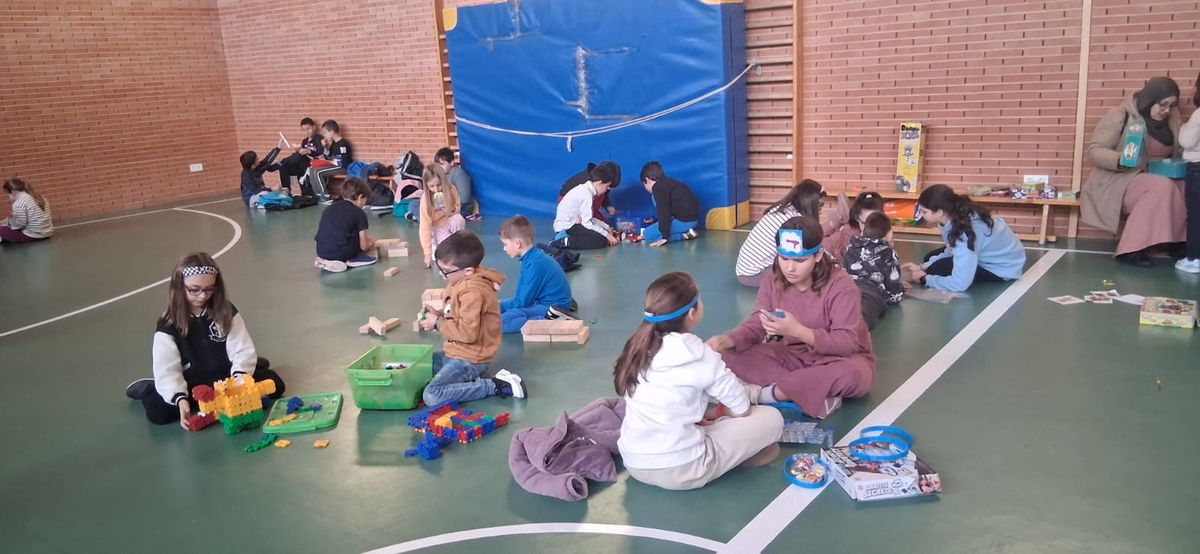 Al cole vamos andando en Carbajosa: participan 650 alumnos