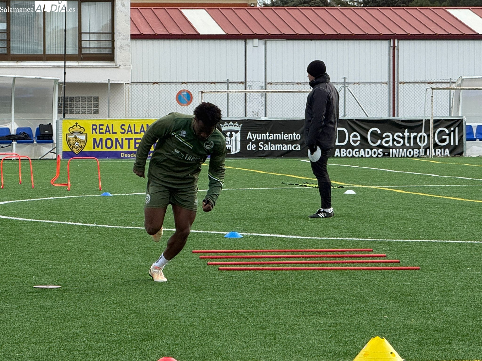 Viaje relámpago de Chibozo a París para tener la licencia federativa y estar disponible en el Celta Fortuna - Unionistas