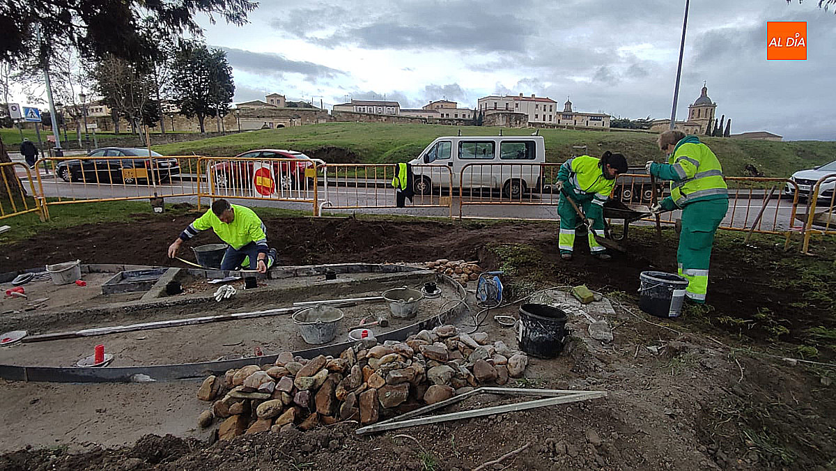 Avanzan las obras para instalar la escultura del Carnaval del Toro 