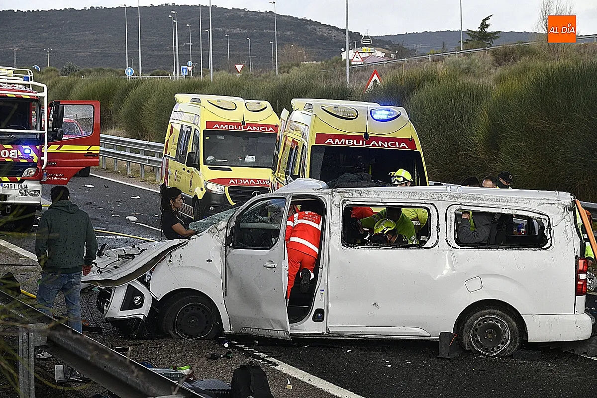 Foto 6 - Ocho heridos en una colisi&oacute;n entre un coche y un cami&oacute;n en la A-62 a su paso por Ciudad Rodrigo