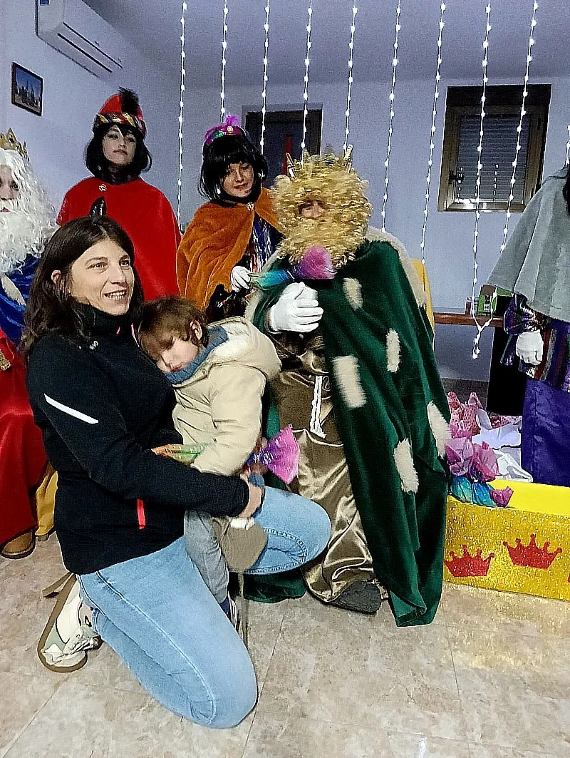 Los más pequeños de El Bodón reciben a los Reyes Magos