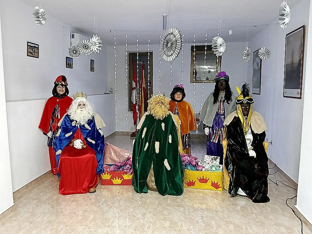 Los más pequeños de El Bodón reciben a los Reyes Magos
