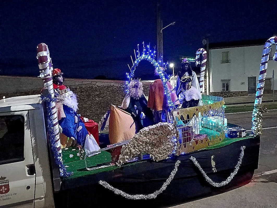 Los más pequeños de El Bodón reciben a los Reyes Magos