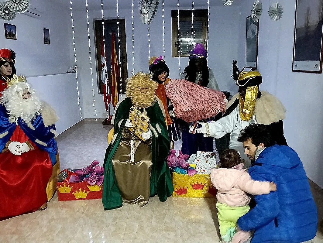 Los más pequeños de El Bodón reciben a los Reyes Magos