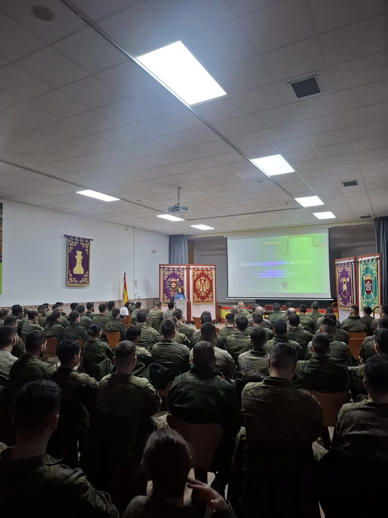 Foto 5 - La AECC formar&aacute; a 800 militares del Regimiento de Ingenieros en prevenci&oacute;n y gesti&oacute;n del c&aacute;ncer