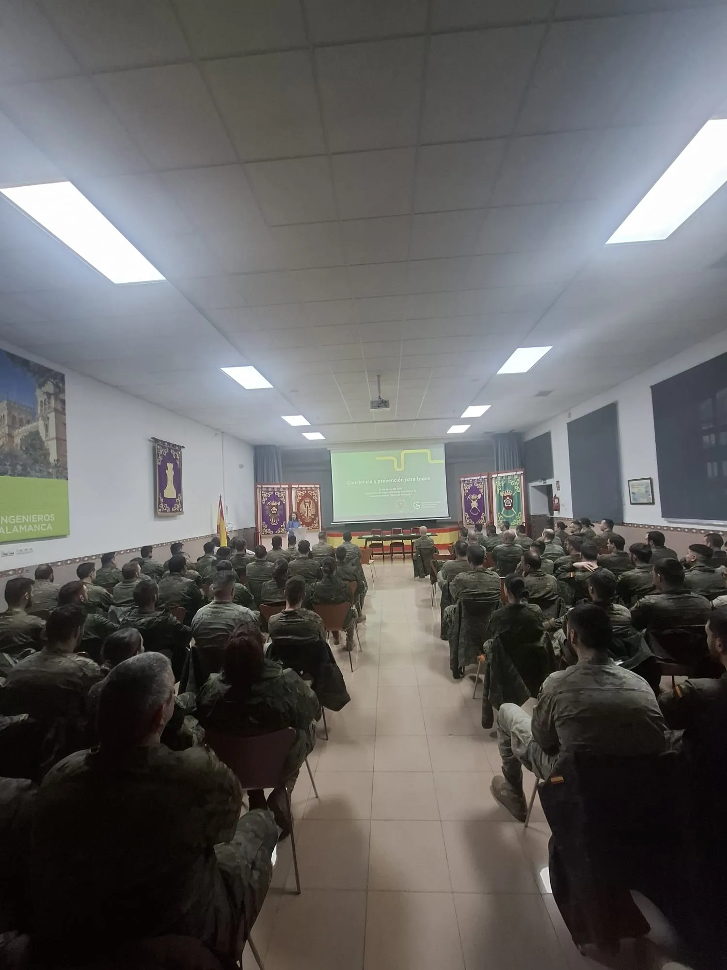 Foto 6 - La AECC formar&aacute; a 800 militares del Regimiento de Ingenieros en prevenci&oacute;n y gesti&oacute;n del c&aacute;ncer