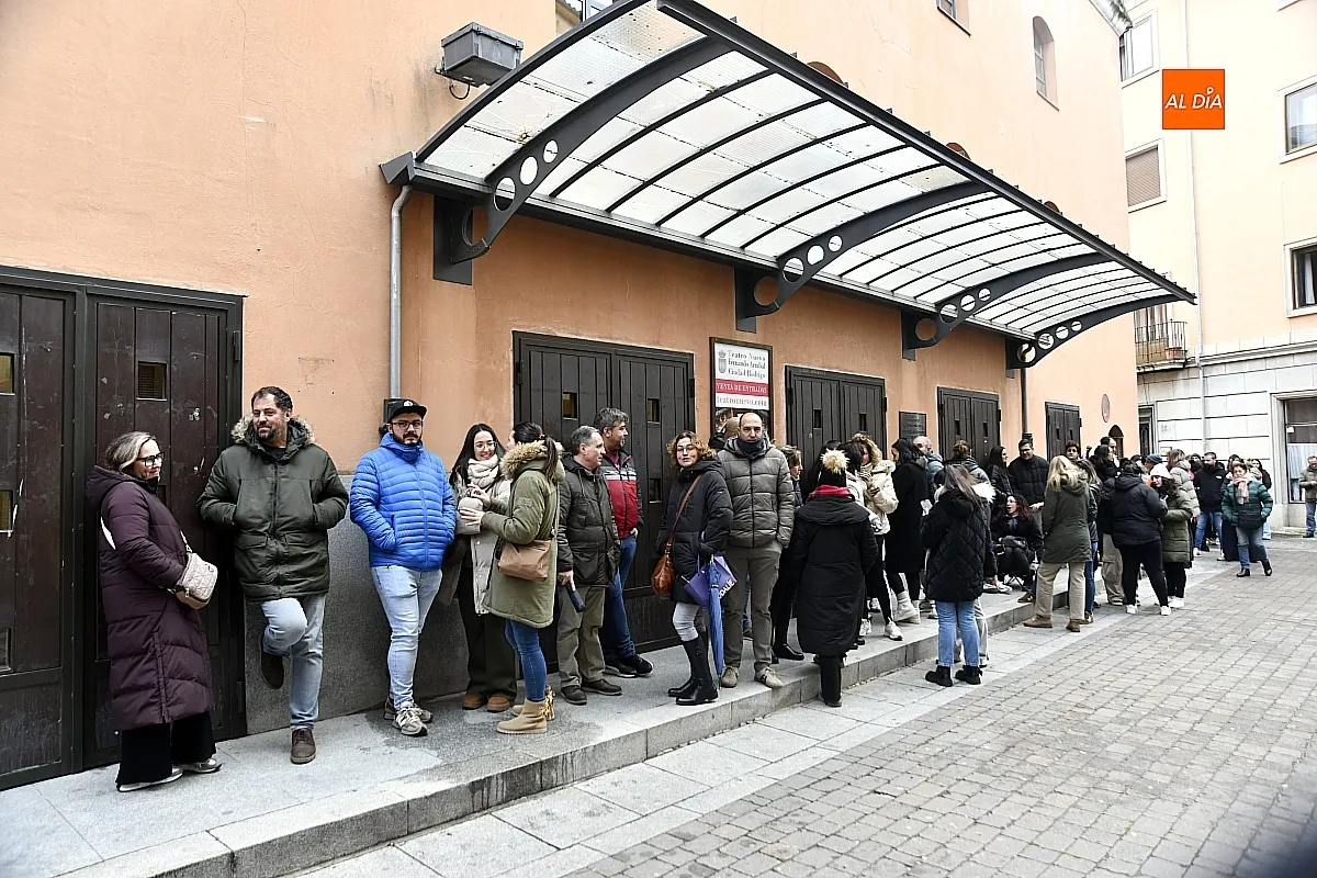 Cola para sacar entrada de los eventos alternativos al toro