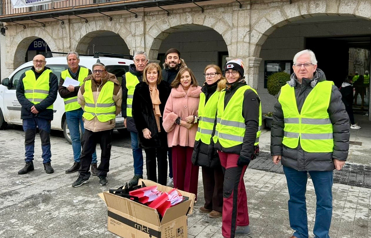 Protección Civil reparte regalos a 200 usuarios de teleasistencia y reforzará la seguridad en la Cabalgata