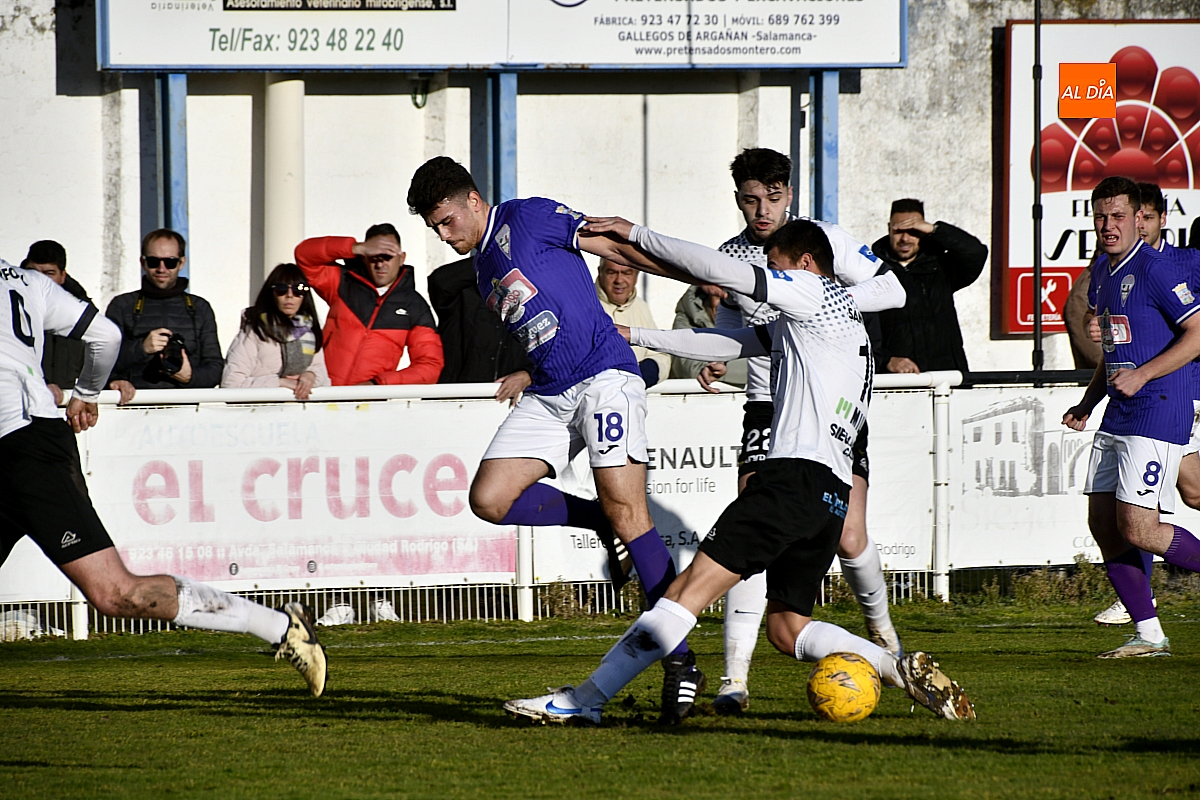 Crónica Ciudad Rodrigo - La Bañeza: Empate en el descuento