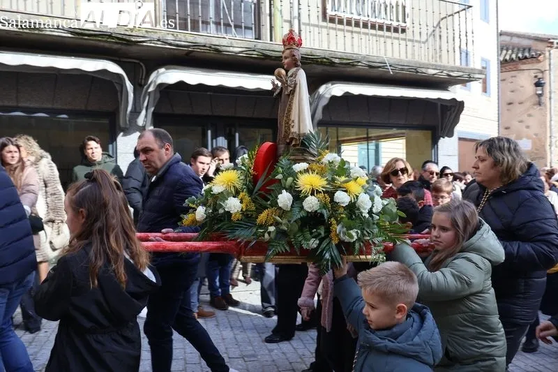Foto 9 - Los ni&ntilde;os vuelven a ser protagonistas en la procesi&oacute;n del Ni&ntilde;o Jes&uacute;s de Praga 