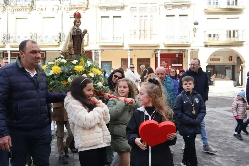 Foto 7 - Los ni&ntilde;os vuelven a ser protagonistas en la procesi&oacute;n del Ni&ntilde;o Jes&uacute;s de Praga 