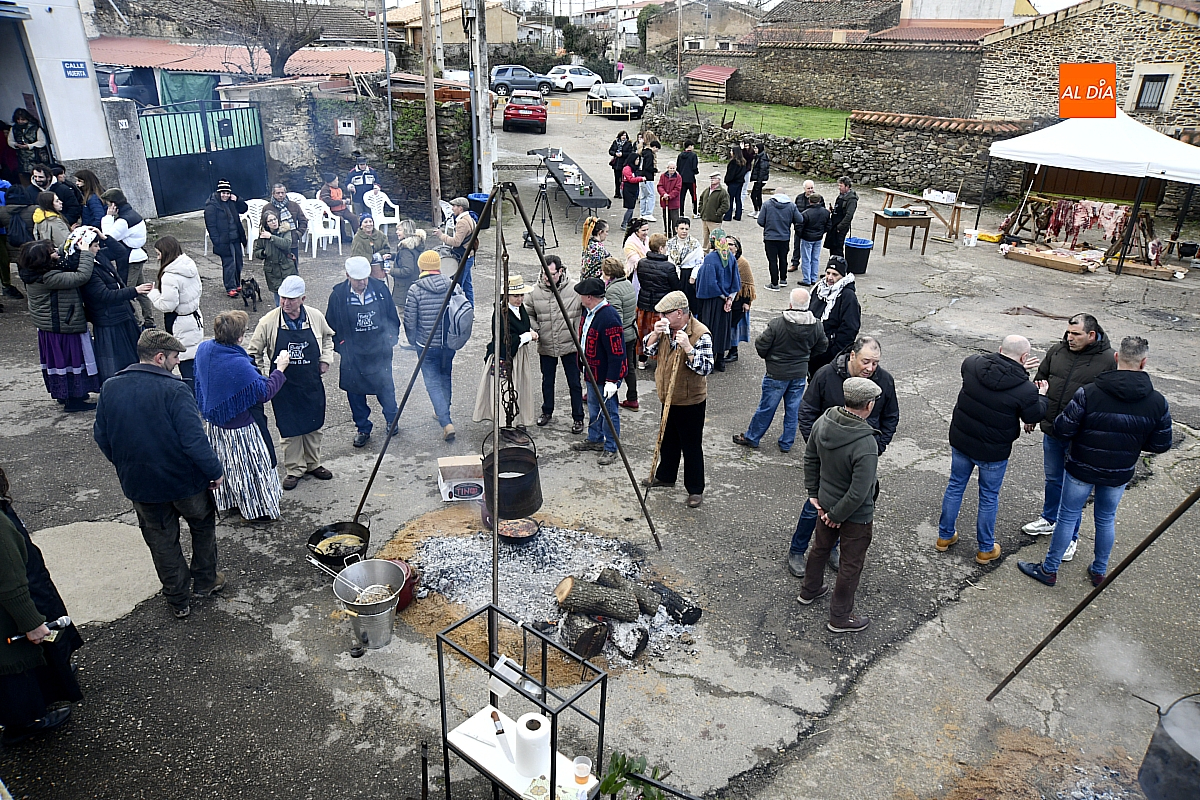 El tiempo concede una tregua para celebrar la Matanza Tradicional en Saelices el Chico