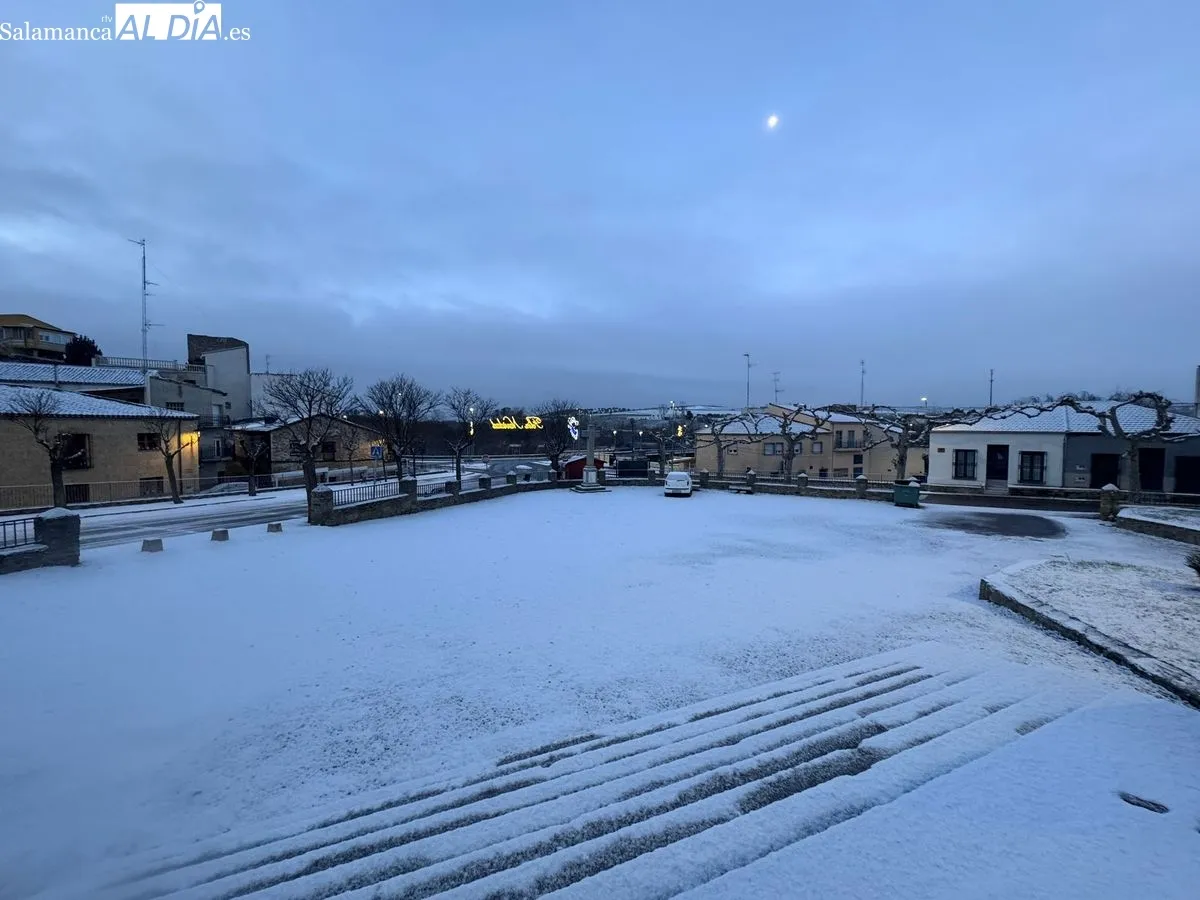 Un manto blanco para despedir la Navidad: la nieve transforma el paisaje de Alba de Tormes