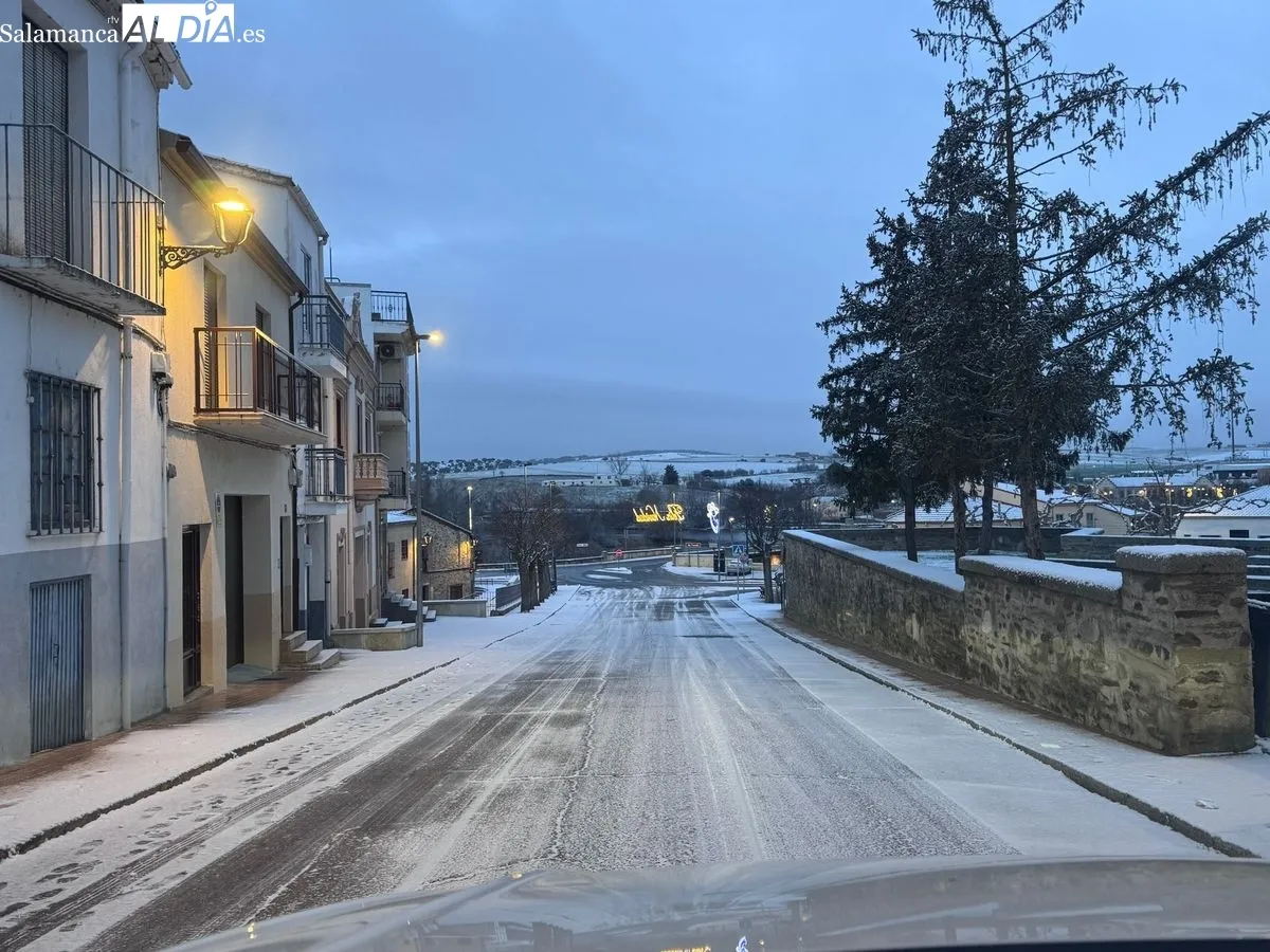Un manto blanco para despedir la Navidad: la nieve transforma el paisaje de Alba de Tormes