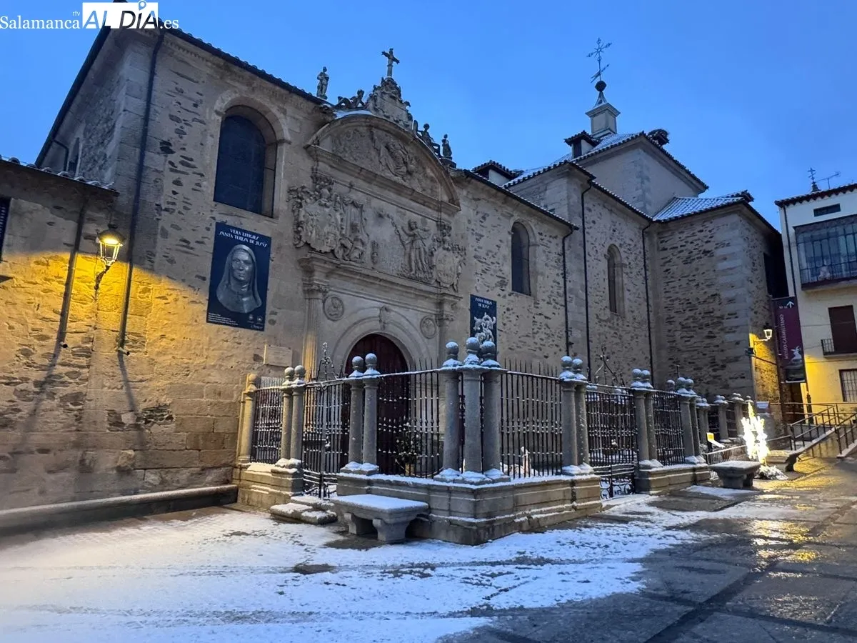 Un manto blanco para despedir la Navidad: la nieve transforma el paisaje de Alba de Tormes