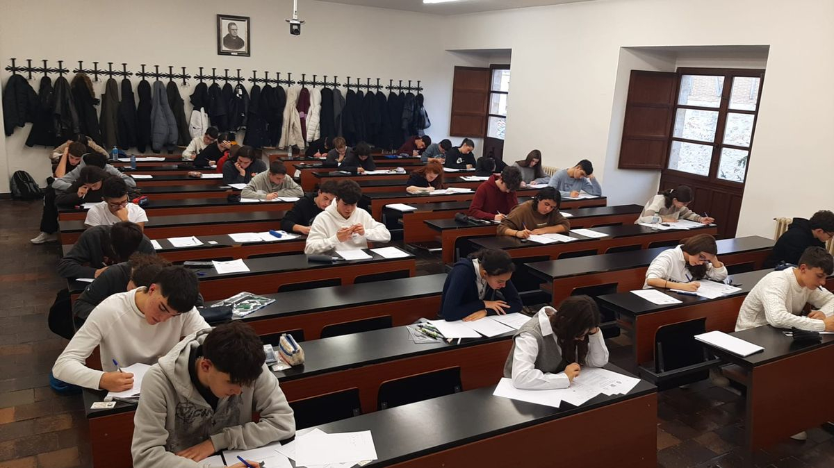 La fase local de la Olimpiada Matemática reúne a 122 estudiantes en el distrito de la USAL