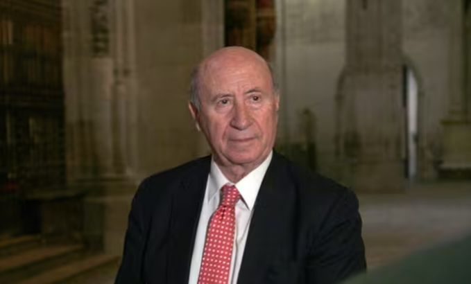 Peridis presenta su nueva novela, El Tesoro del Convento Caído, en Salamanca