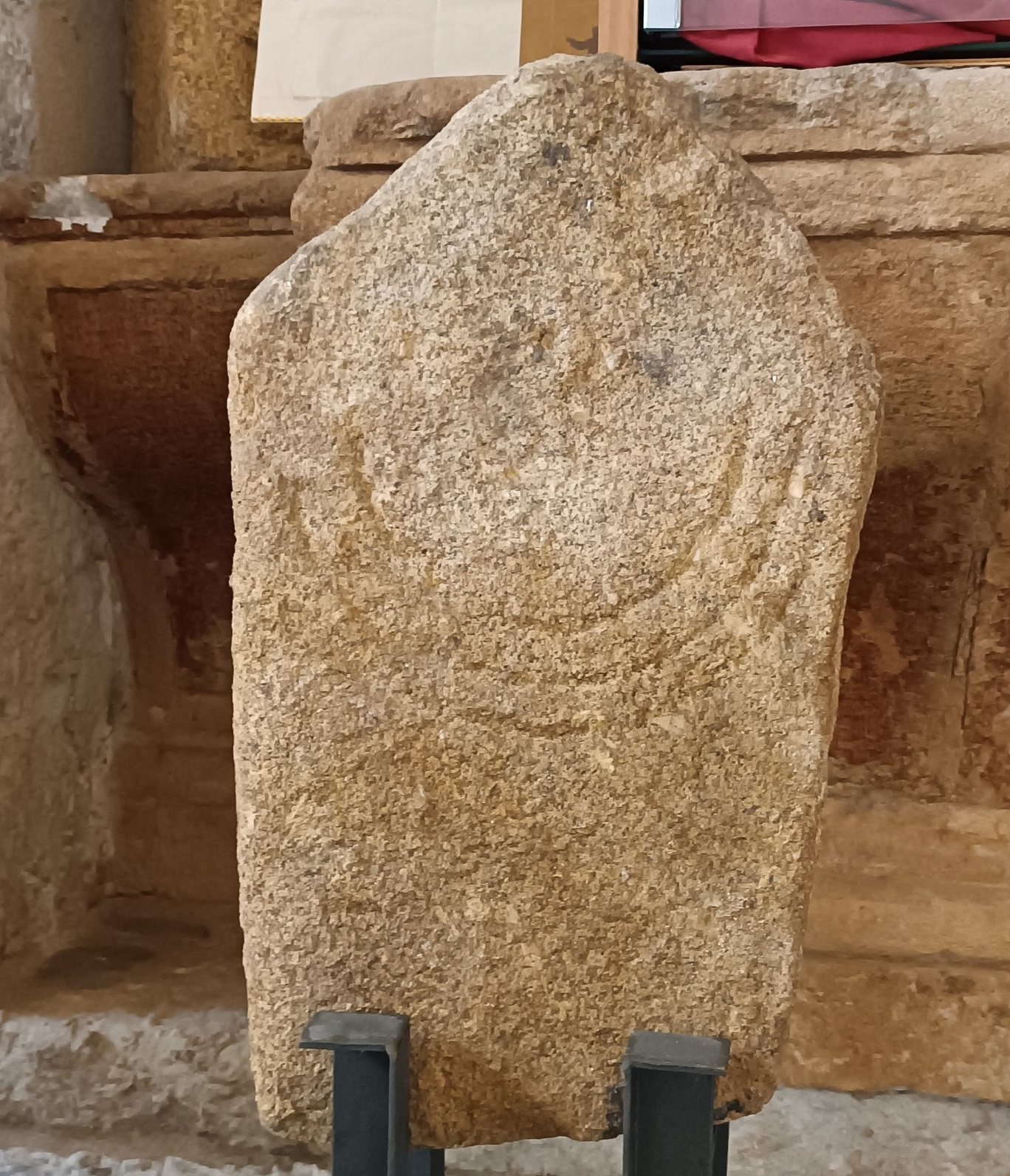 identifican en Ciudad Rodrigo una estela de la Edad del Bronce