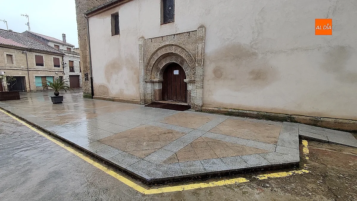 Foto 2 - A informaci&oacute;n p&uacute;blica el proyecto para salvaguardar la portada rom&aacute;nica de San Andr&eacute;s