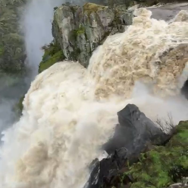 Pozo de los Humos: vídeo de la cascada con máximo caudal
