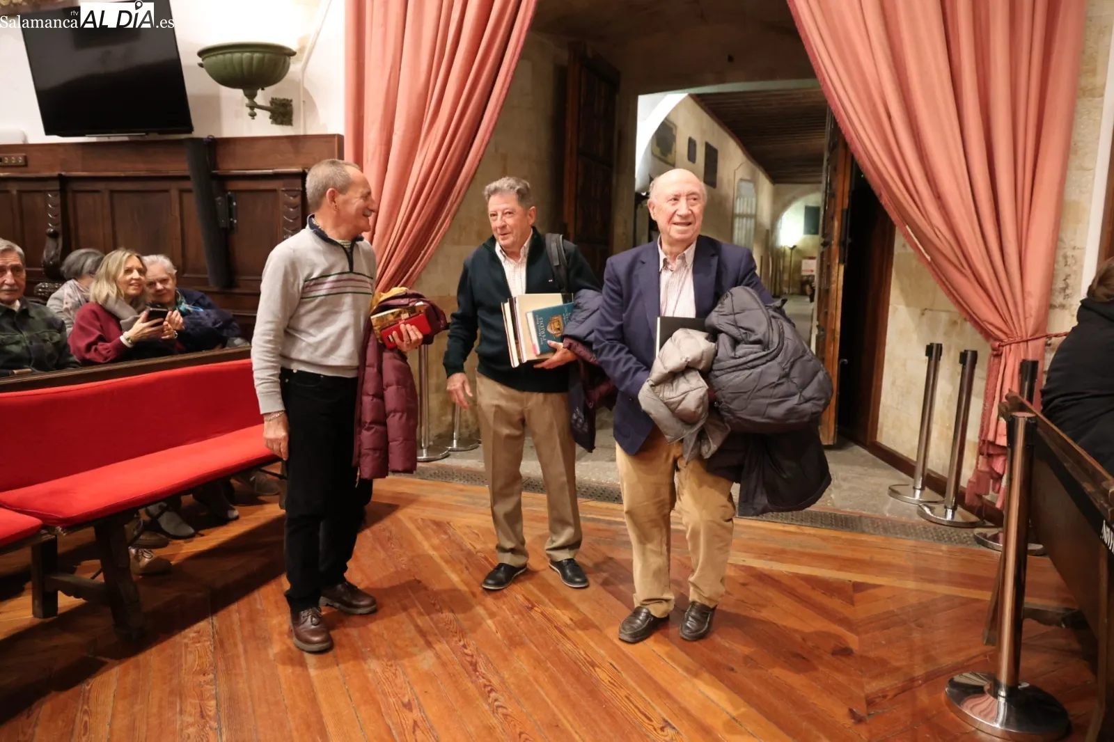 Peridis presenta 