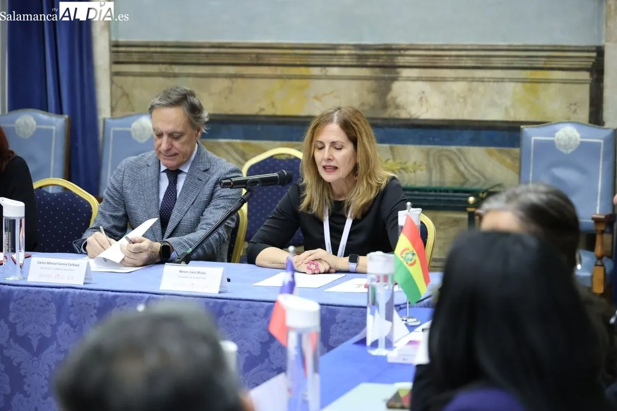 El alcalde de Salamanca inaugura la reunión de la Red Iberoamericana de Política Criminal en el Colegio Fonseca. Foto de David Sañudo