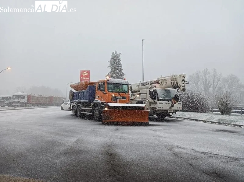 Nieve en Salamanca: cortada la DSA-191 y cadenas en la Peña