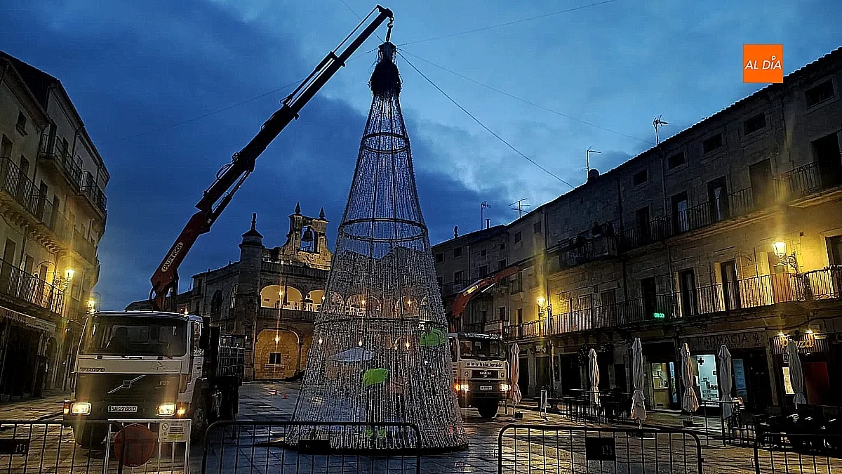 Desmontaje de luces navideñas en Ciudad Rodrigo