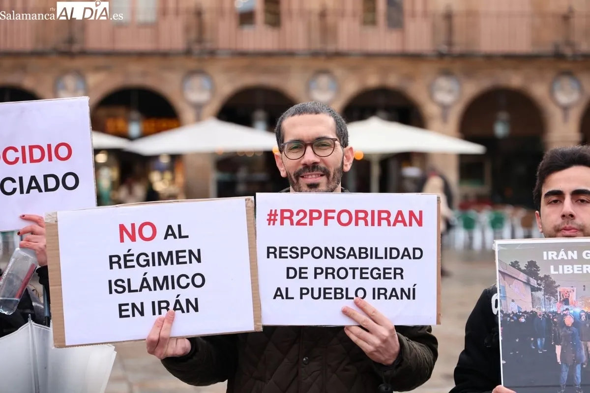 Concentración en Salamanca en apoyo al pueblo de Irán | FOTOS: David Sañudo 