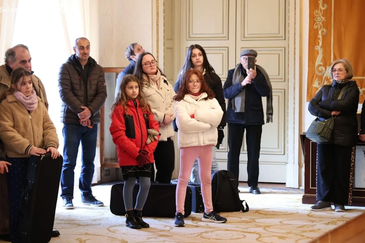 El Ayuntamiento recibe al Conservatorio de Catarroja con motivo de su concierto solidario en Salamanca | FOTOS: David Sañudo 