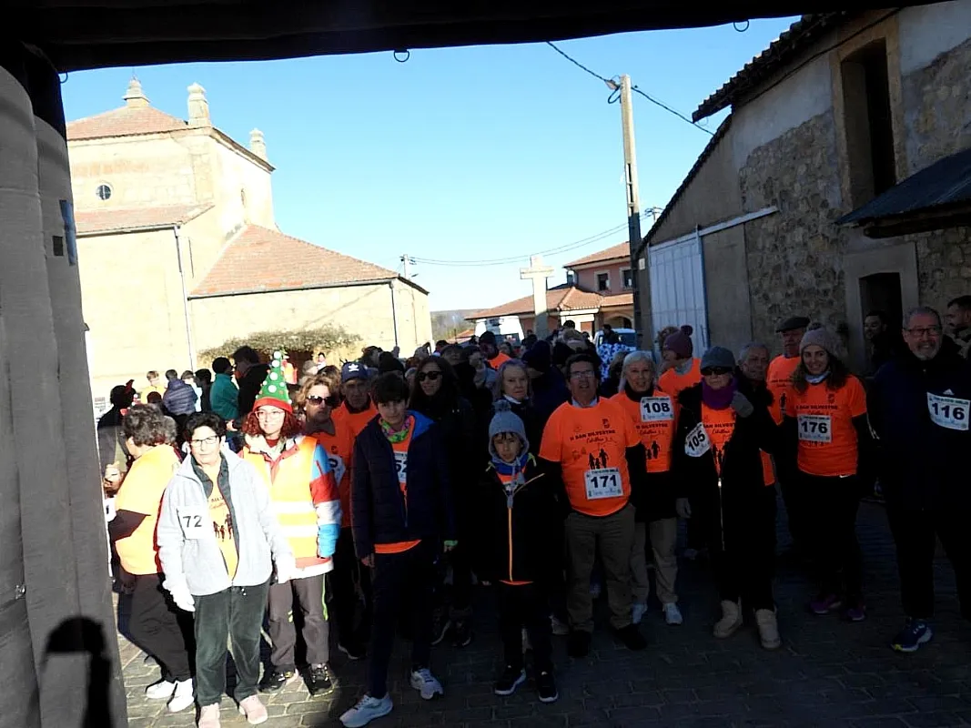 Foto 18 - Cabrillas despide el a&ntilde;o con una exitosa San Silvestre que consolida su popularidad en la comarca