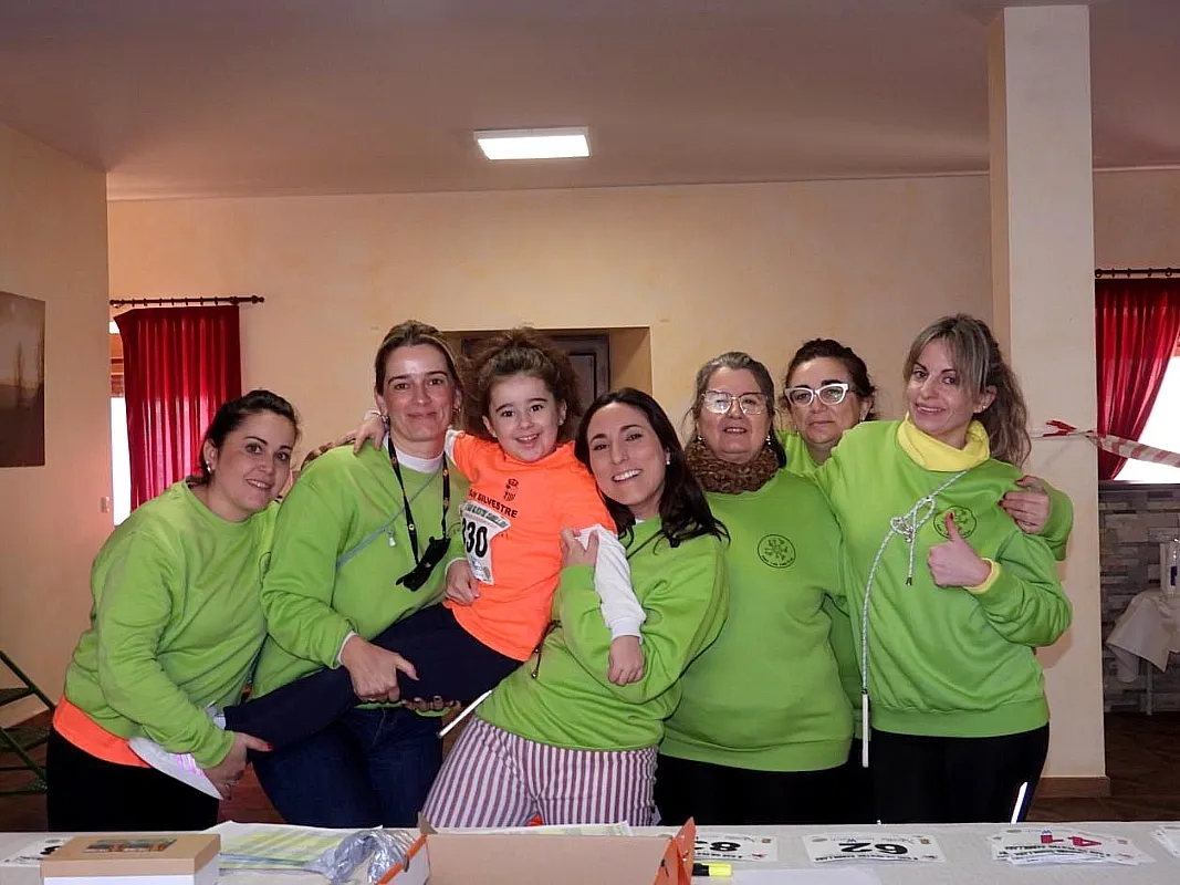 Foto 5 - Cabrillas despide el a&ntilde;o con una exitosa San Silvestre que consolida su popularidad en la comarca