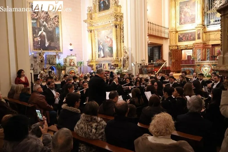 Foto 3 - La m&uacute;sica y la palabra sellan el proceso can&oacute;nico de Santa Teresa 