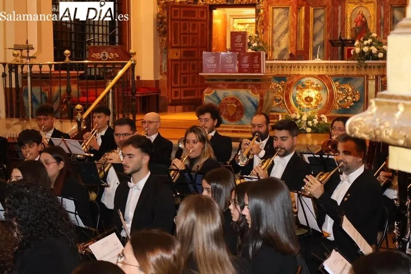 Foto 6 - La m&uacute;sica y la palabra sellan el proceso can&oacute;nico de Santa Teresa 