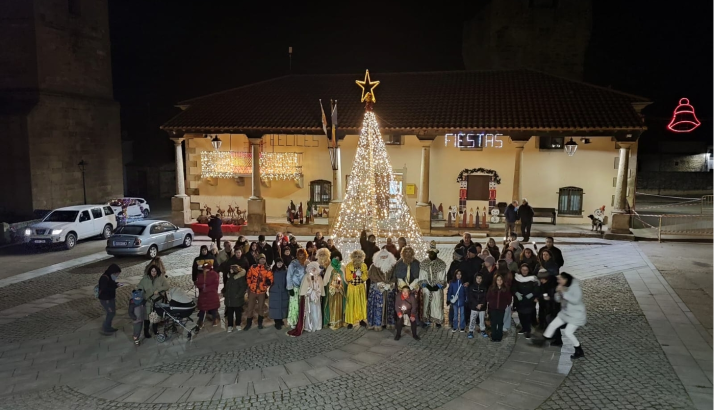 Sus Majestades los Reyes Magos llenan de ilusión Sobradillo con regalos para niños y mayores