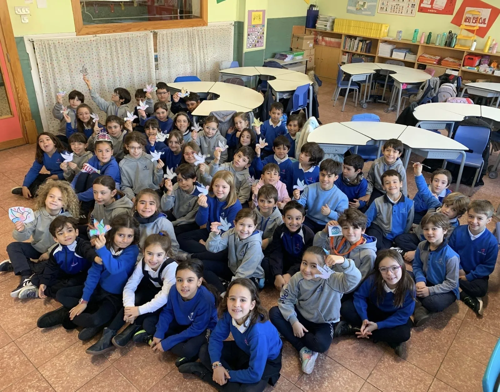 Maristas Salamanca une a todos sus alumnos en un acto por la convivencia y el Día de la Paz