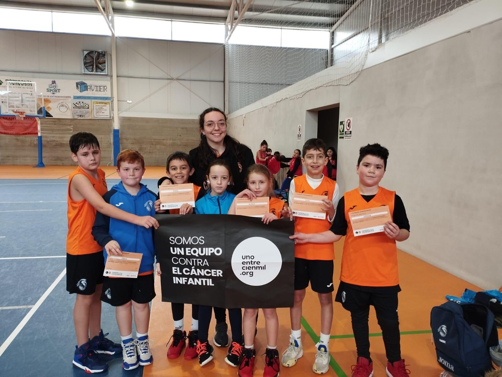 El Club Baloncesto Carbajosa Carbasket se suma a Canastas Contra el Cáncer Infantil y recauda más de 700 € 