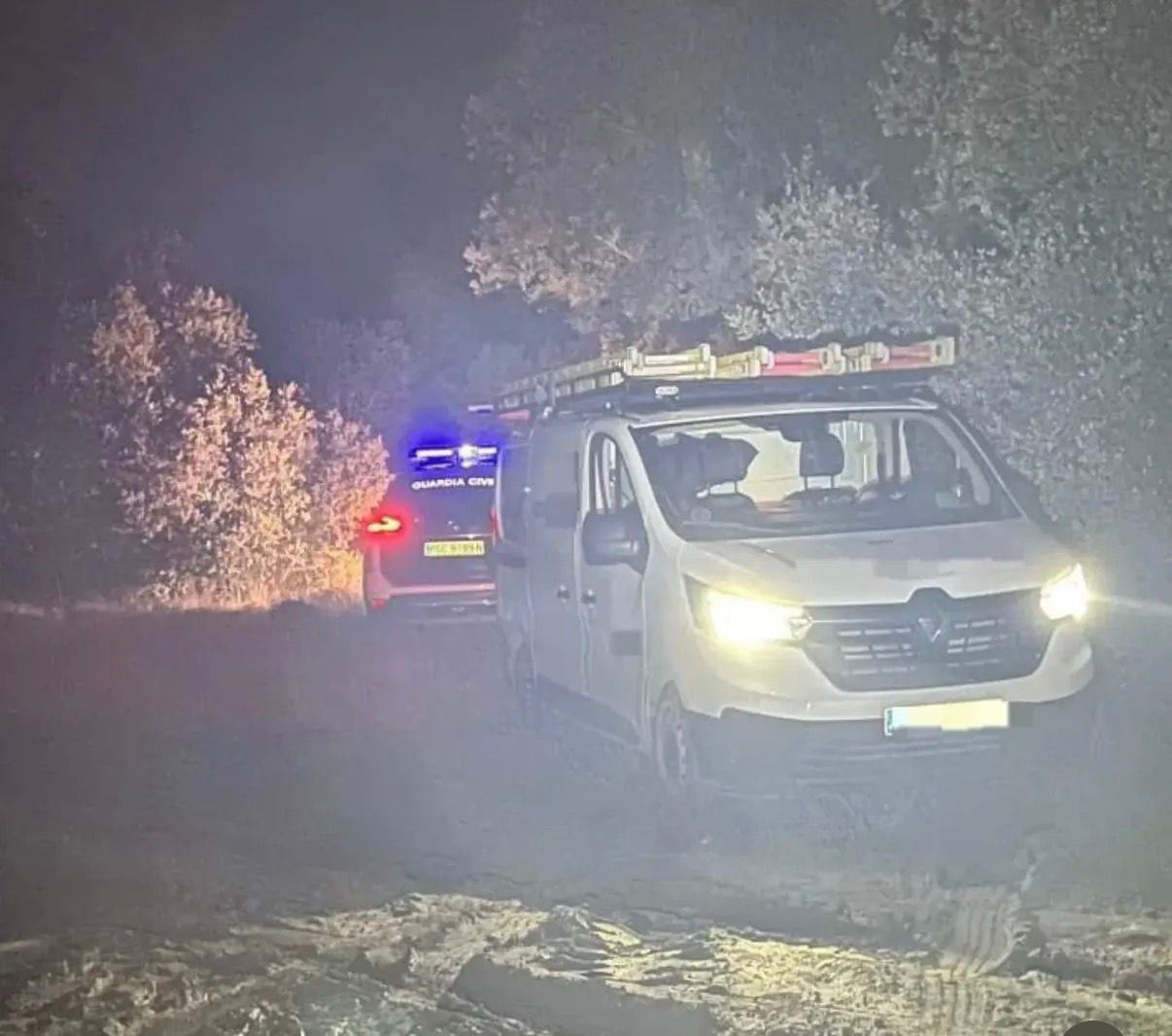 Rescate de la Guardia Civil a una furgoneta en Salamanca
