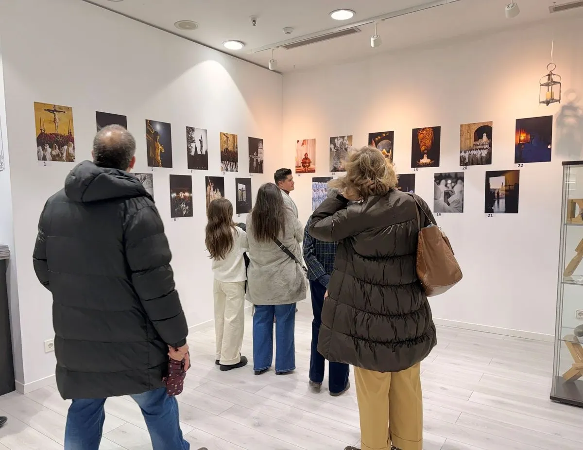 Foto 2 - El Tormes muestra las im&aacute;genes que aspiran al cartel de la Hermandad del Cristo del Amor y Paz (Fotos) 
