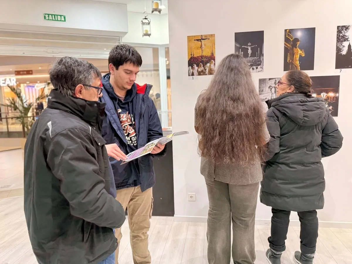 Foto 9 - El Tormes muestra las im&aacute;genes que aspiran al cartel de la Hermandad del Cristo del Amor y Paz (Fotos) 