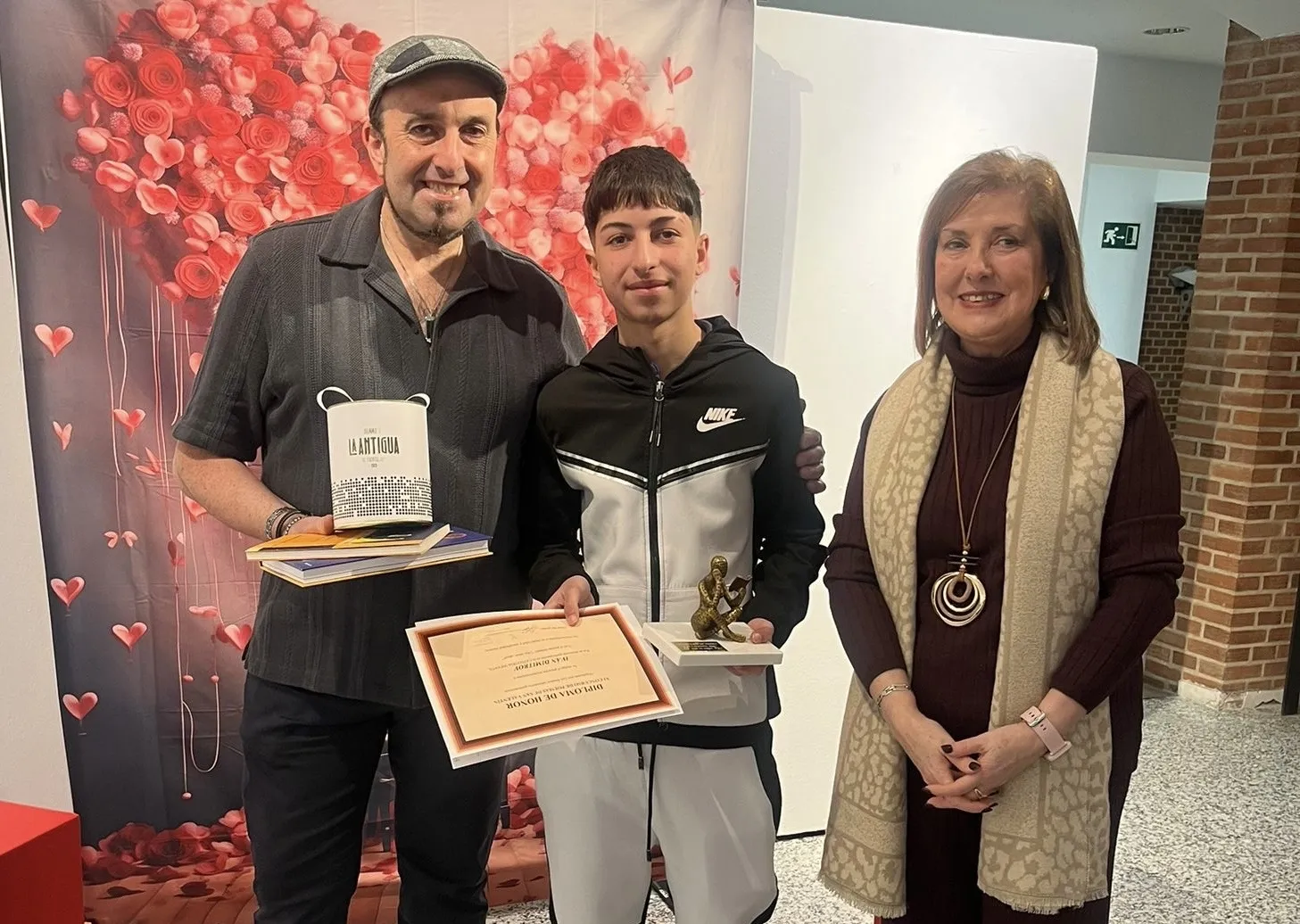 Foto 2 - Los ganadores del XI Concurso de San Valent&iacute;n de Los &Aacute;lamos Gastrolab reciben sus premios en un original acto