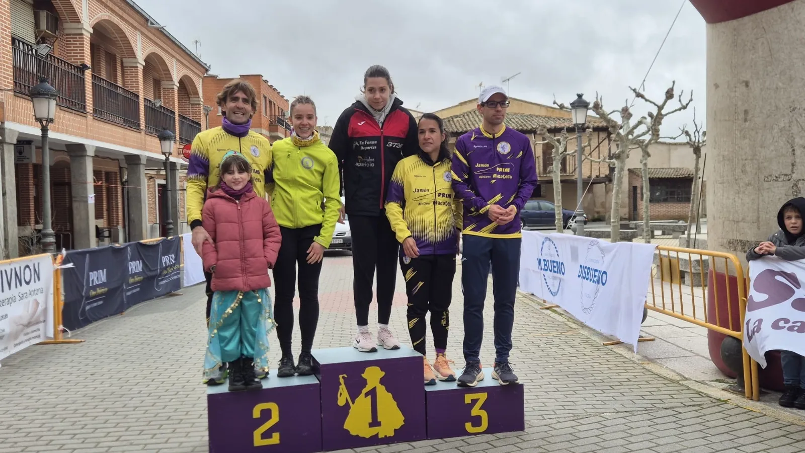 Foto 9 - Juan Bueno y Vega Casas coronan la XII Legua Villa de Macotera, la conocida &lsquo;carrera de las rosquillas&rsquo;