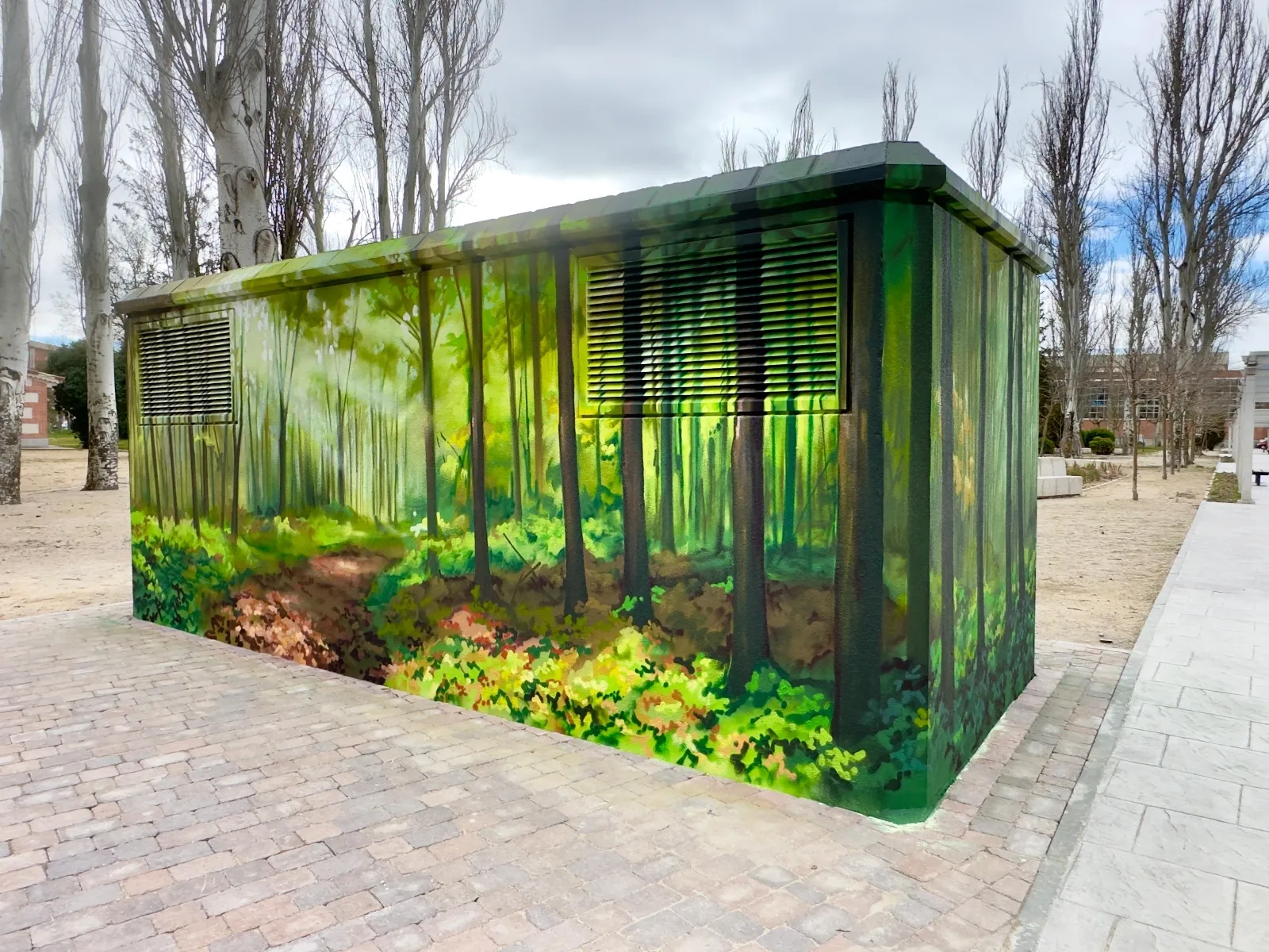 Foto 3 - Daniel Mart&iacute;n culmina &ldquo;Un bosque infinito&rdquo; y transforma el centro el&eacute;ctrico del parque Los Jardines en arte urbano