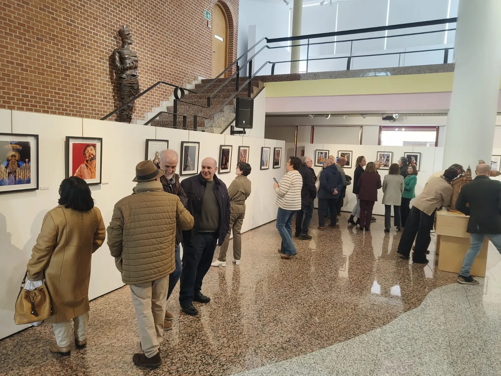 Foto 3 - Inaugurada en el CDS la exposici&oacute;n del IX Concurso de Fotograf&iacute;as de la Semana Santa