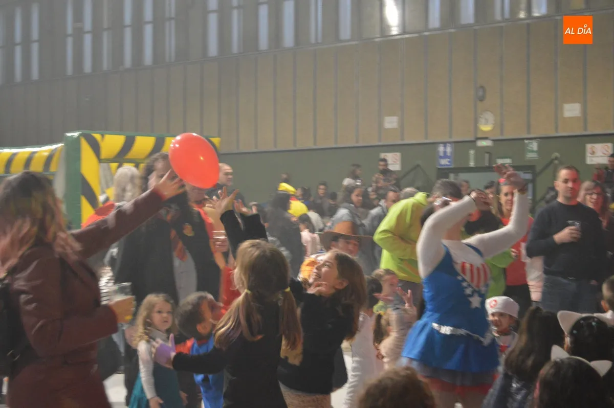 Baile infantil de disfraces 