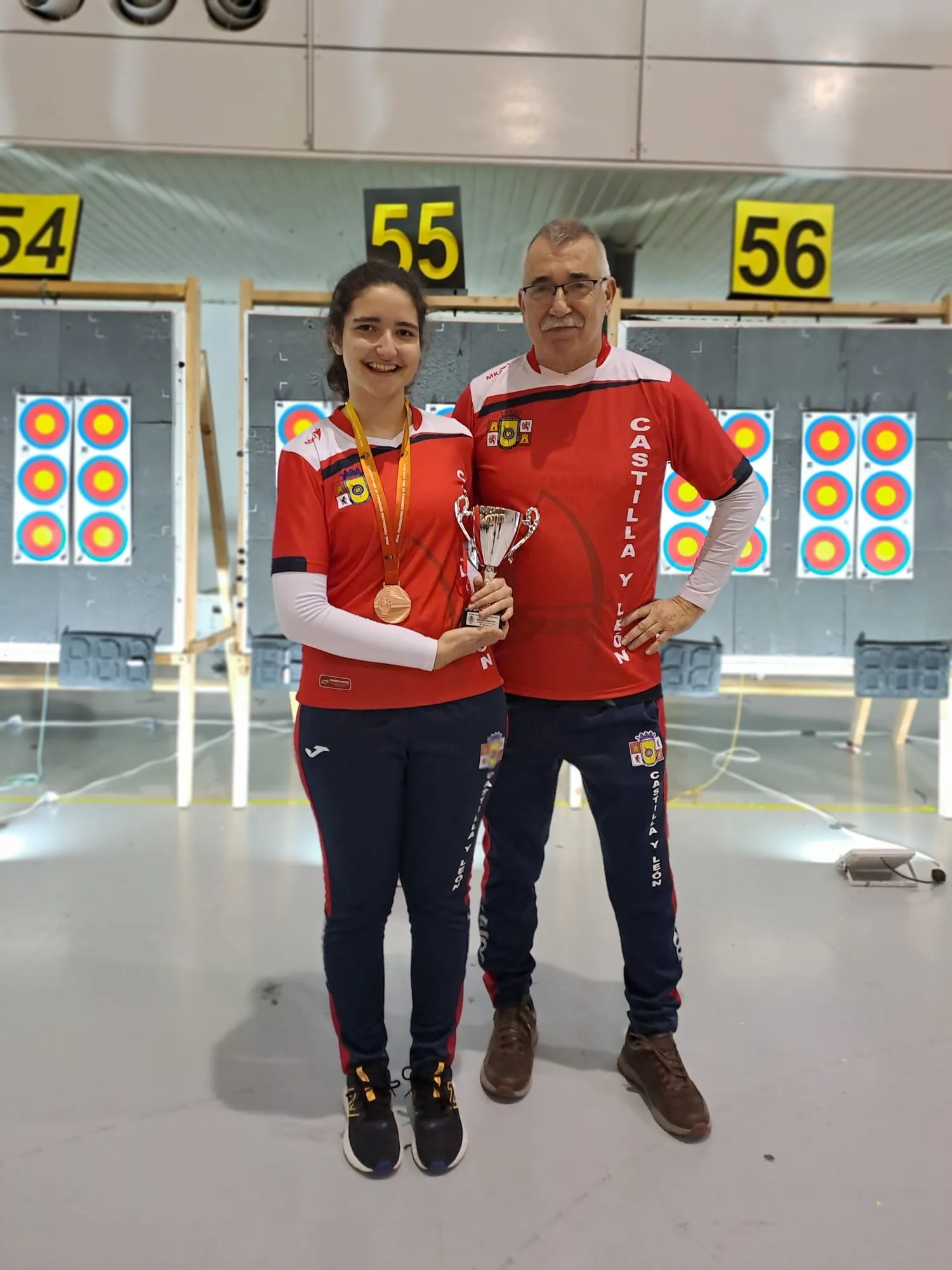 Foto 2 - La salmantina Martina Gemma Dom&iacute;nguez logra el bronce y bate el r&eacute;cord de Castilla y Le&oacute;n en tiro con arco
