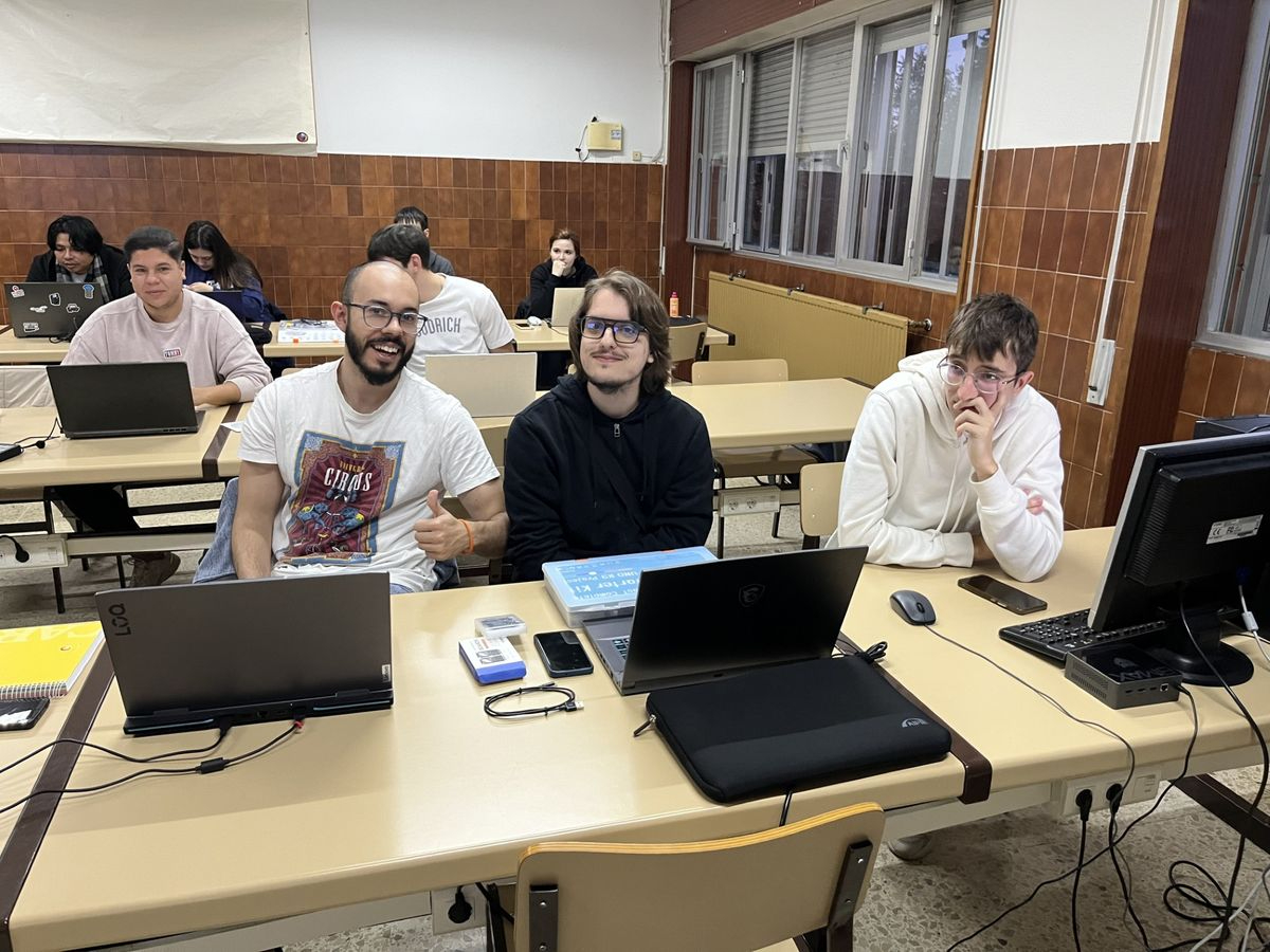 FP para el cambio: El Colegio Santísima Trinidad une tecnología y ética en el programa Aula Empresa