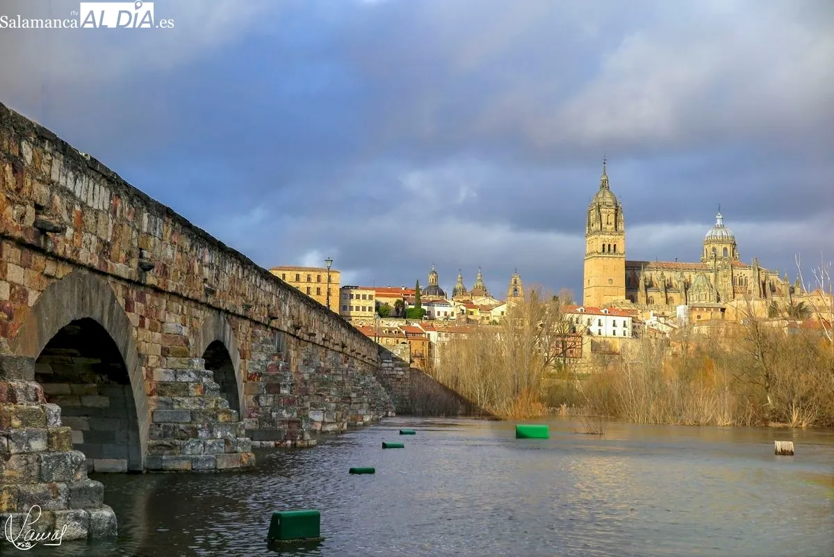 El Tormes, imponente a su paso por Salamanca | Fotos: Manuel Lamas