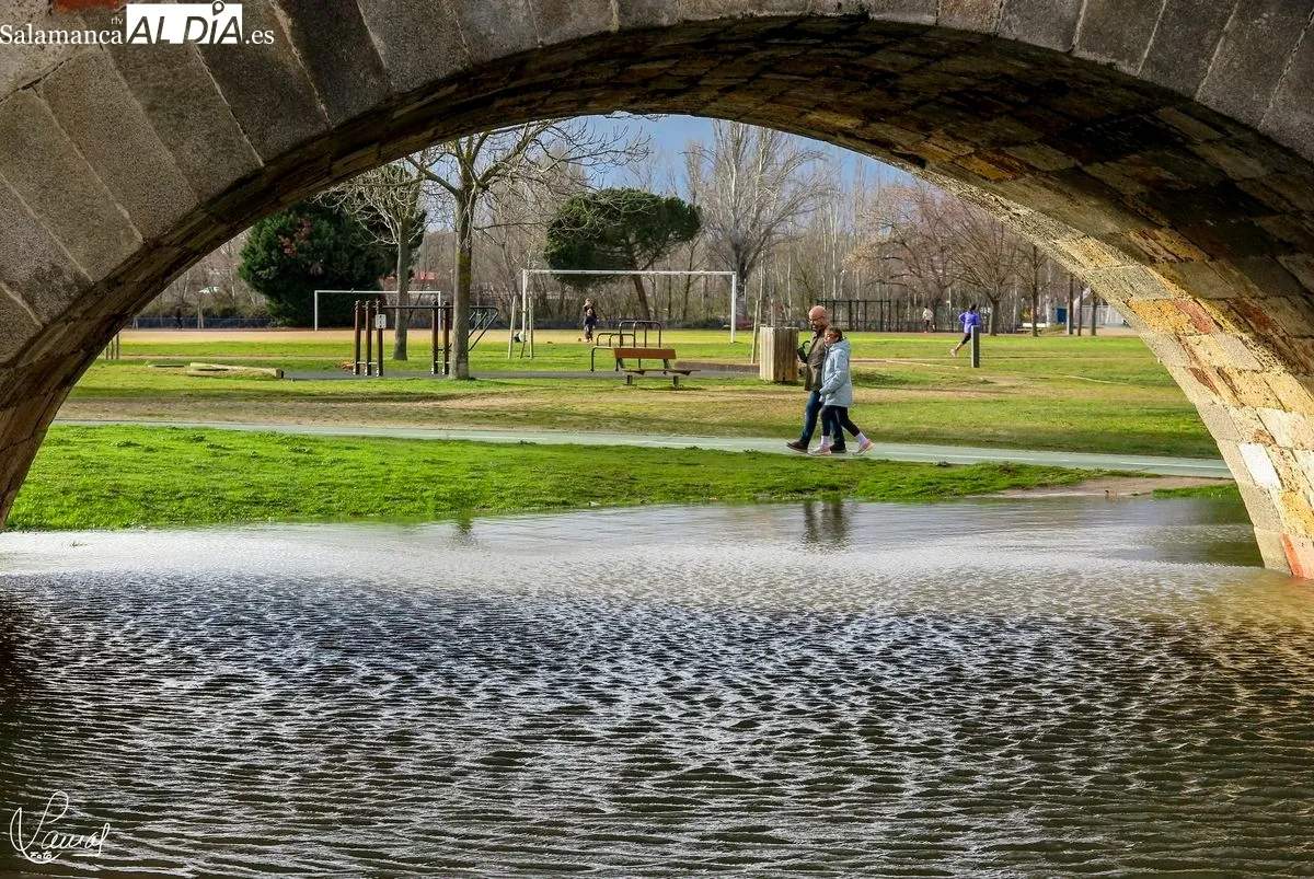 El Tormes, imponente a su paso por Salamanca | Fotos: Manuel Lamas